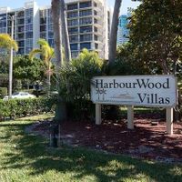 Harbourwood Villas
