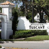 Villas De Tuscany Condo